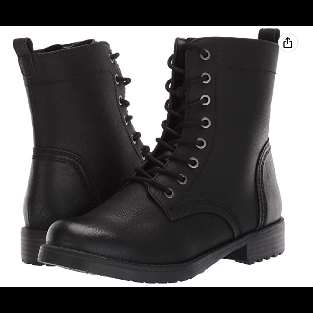 Combat boots